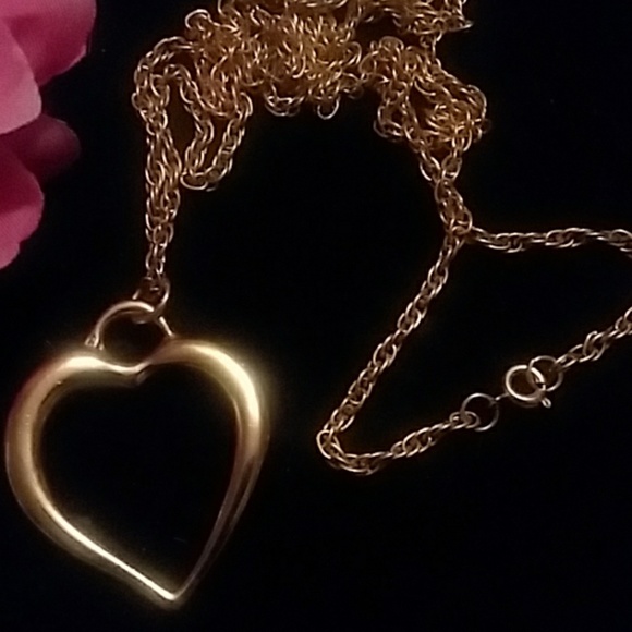 ๐"Give them ur He๐rt" Gold Heart & Neckalace๐ - Picture 7 of 8